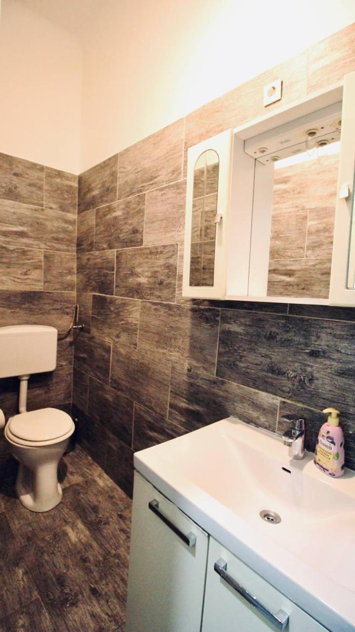 וינה Family Studio In Akh Area מראה חיצוני תמונה
